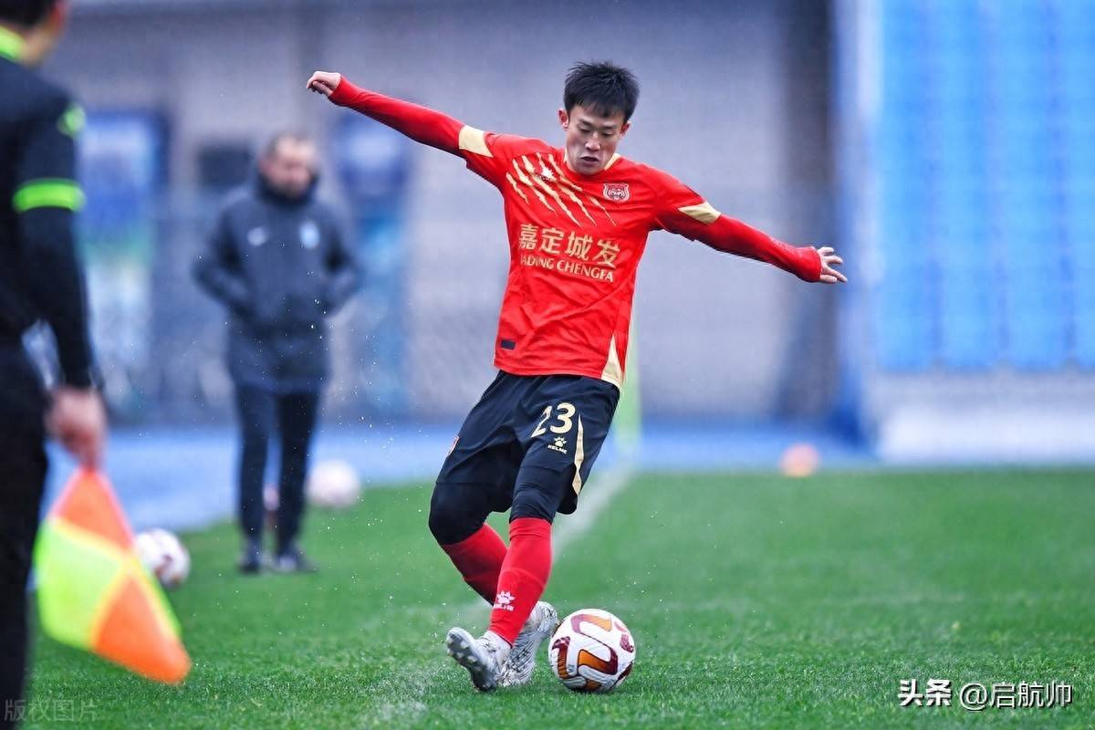 广州队迎英超关键赛，赛前造点机会，态度坚定，训练强度明显提升的简单介绍