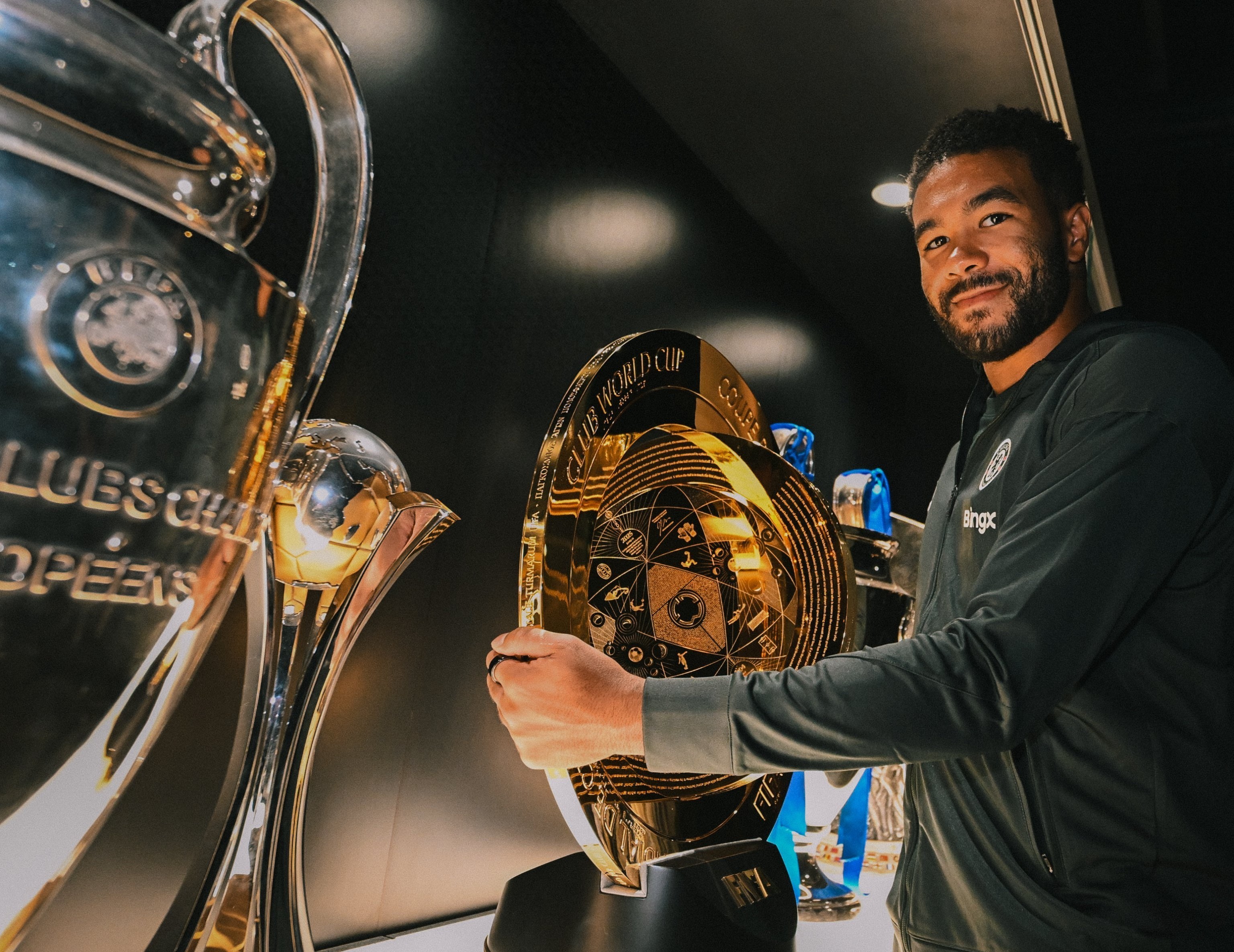 爱游戏-切尔西迎德甲关键赛，赛前官宣签约，气氛紧张，球探报告显示潜力