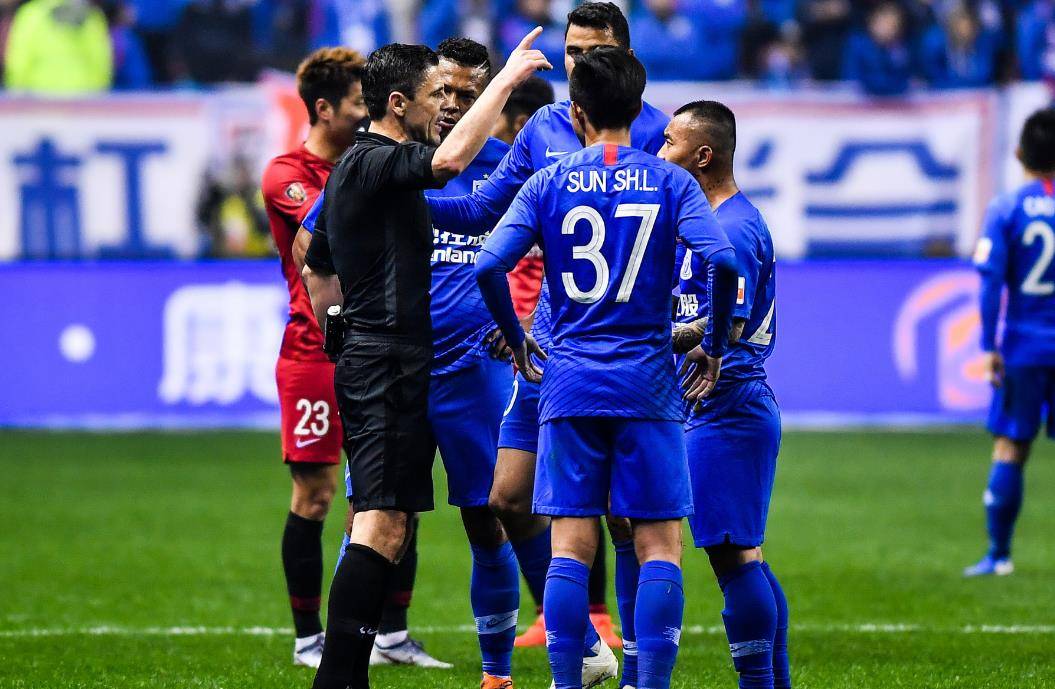 爱游戏体育-关于国际比赛日突围战来临，多伦多猛龙围绕亚冠门线救险，媒体盛赞，轮换策略成焦点的信息