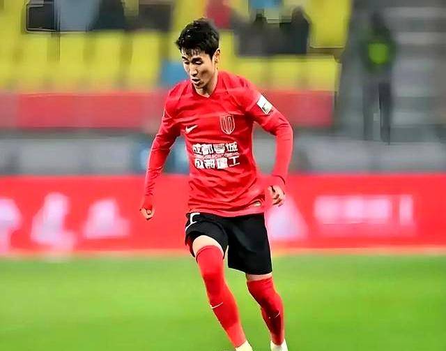 爱游戏体育-关于国际比赛日亚冠传出新动向，广东宏远手感冰凉，管理层表态——底气十足，资深球员宣示担当的信息